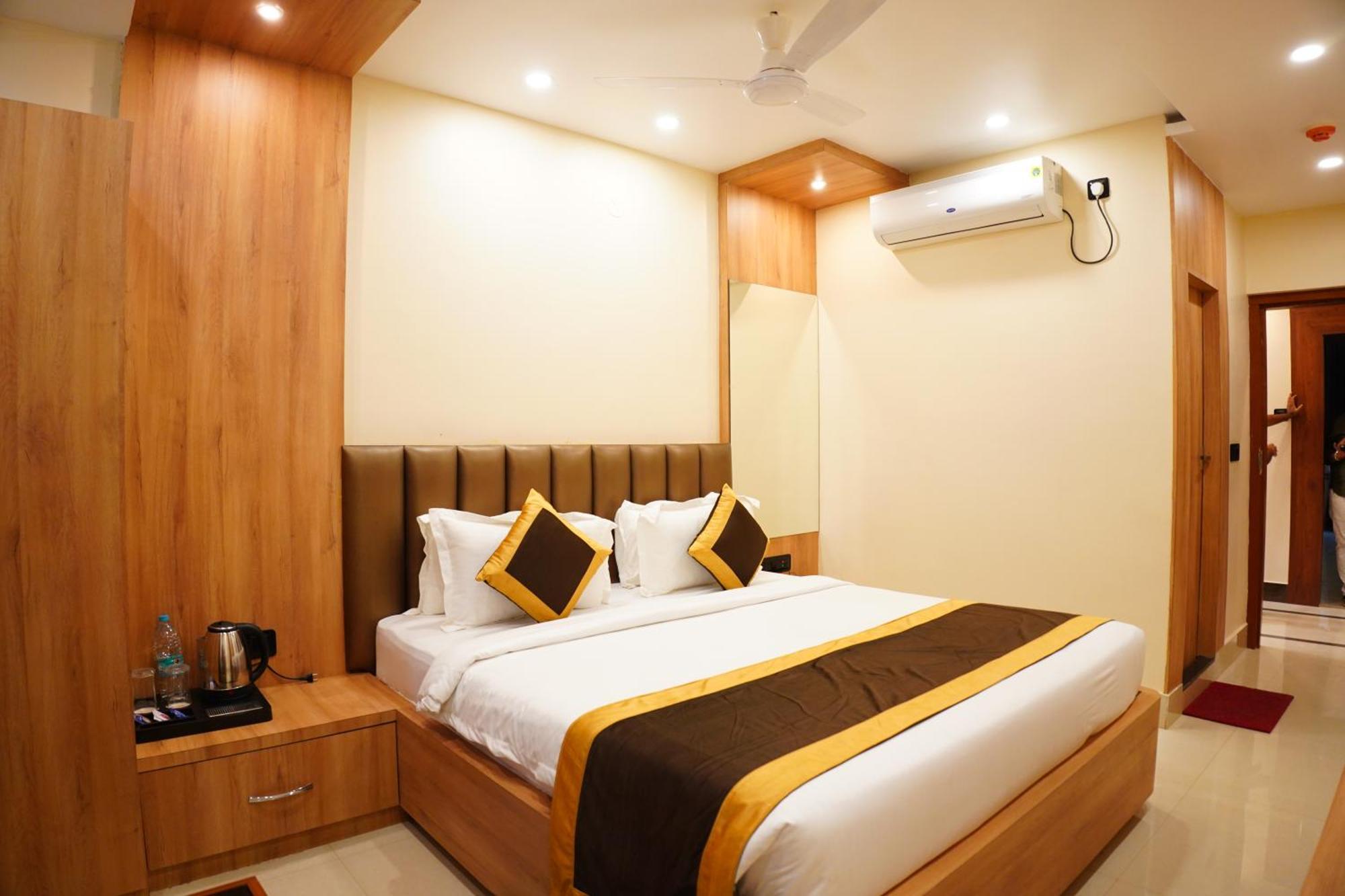 The Marutinandan Grand Hotel Deoghar Exterior foto