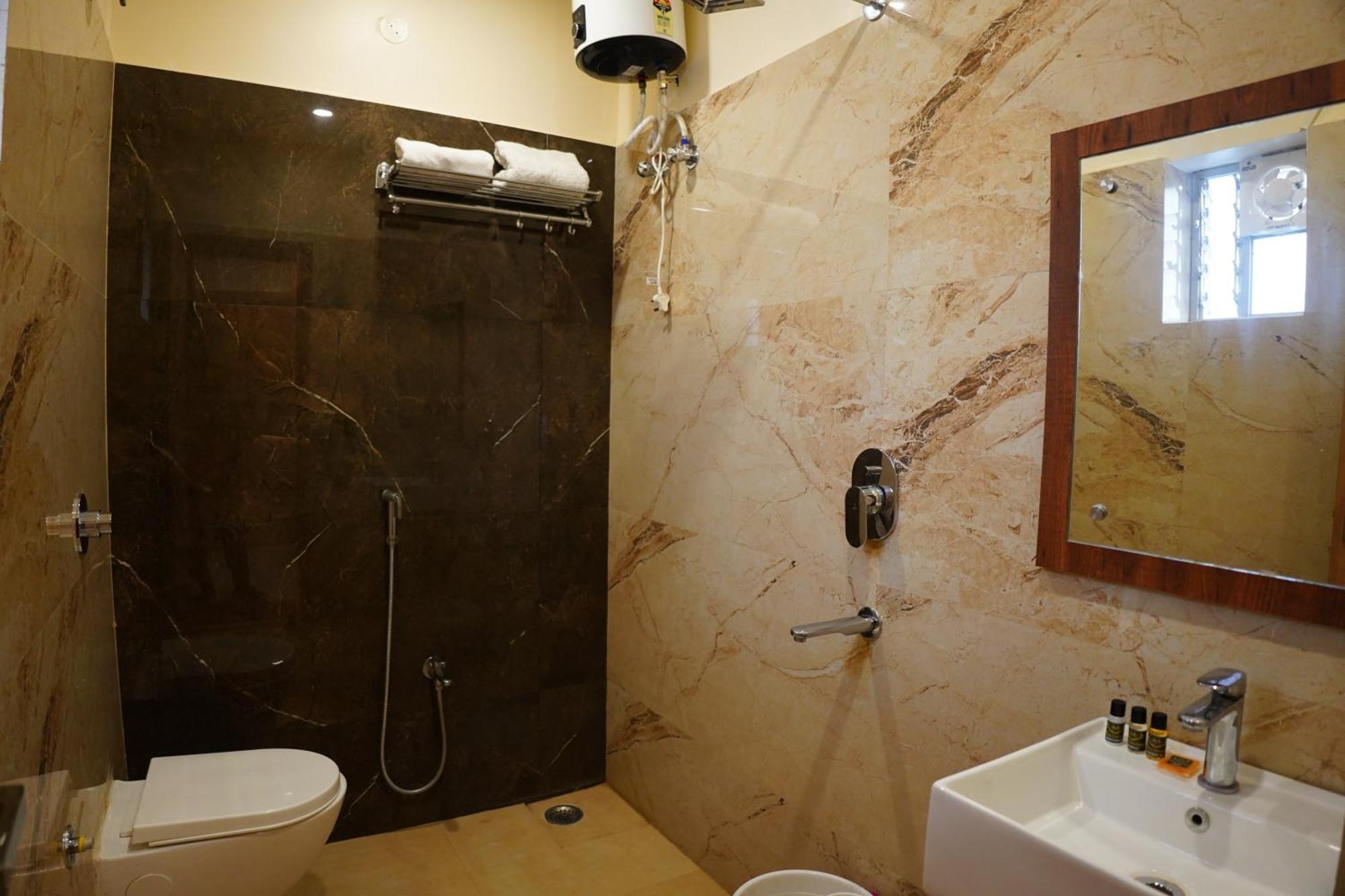 The Marutinandan Grand Hotel Deoghar Exterior foto