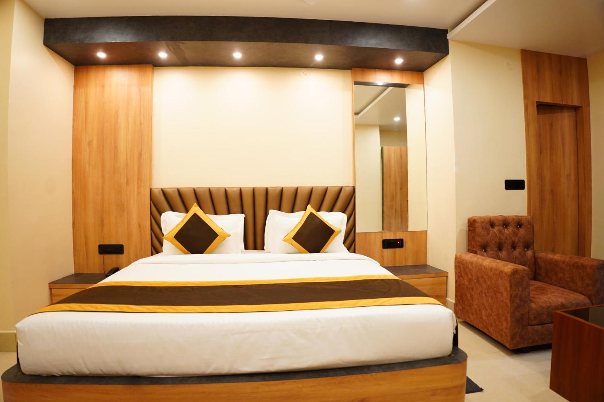 The Marutinandan Grand Hotel Deoghar Exterior foto
